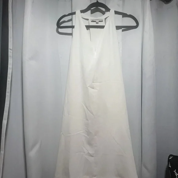 LOFT Petite Cream Sleeveless Shift Dress MP | V-Neck Ivory Minimalist - Picture 3 of 7